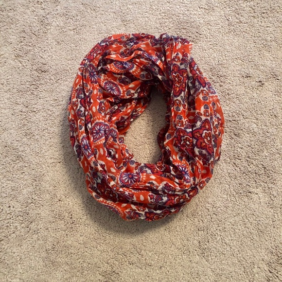 🧣Target Infinity Scarf 🧣 - Picture 3 of 4